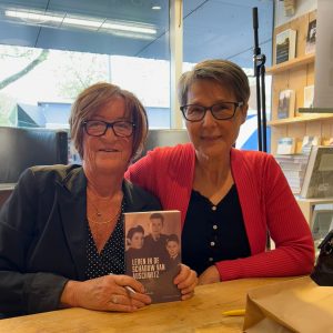 Josette Hoek en Janneke Donkerlo, boekpresentatie in De Amsterdamse Boekhandel, 30 april 2022
